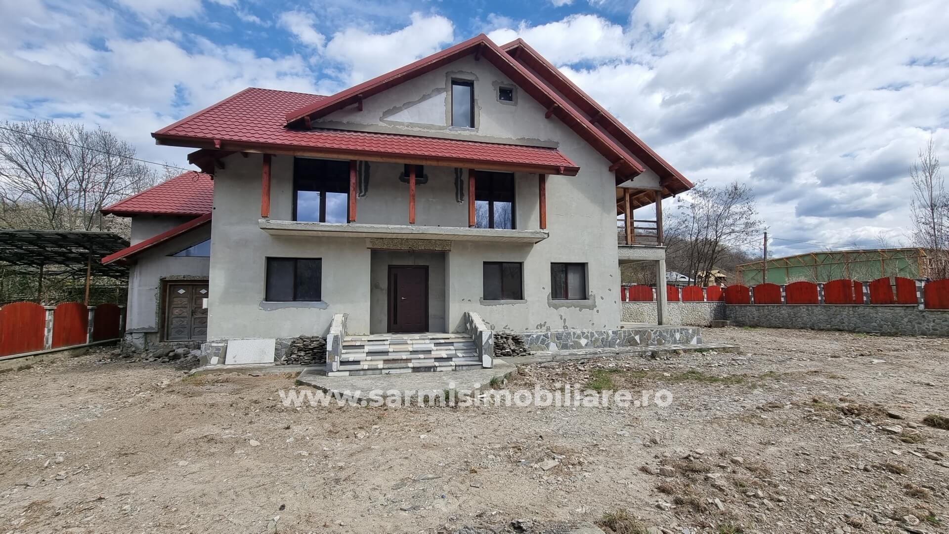 Vila P+E+M de vanzare Comarnic