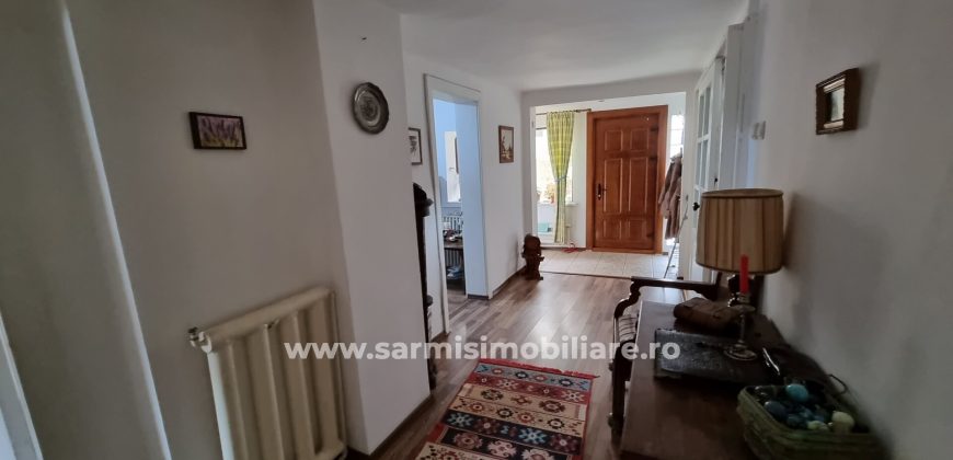 Vila duplex D+P+M de vanzare Sinaia