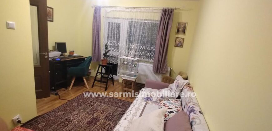 Apartament 2 camere etaj 1 de vanzare in Orasul Campina situat in zona centrala