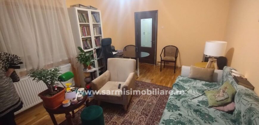 Apartament 2 camere etaj 1 de vanzare in Orasul Campina situat in zona centrala