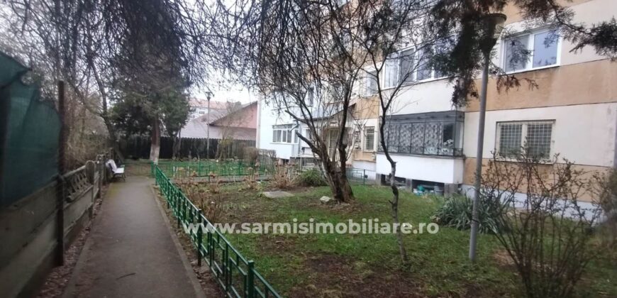 Apartament 2 camere etaj 3/4 de vanzare in Campina